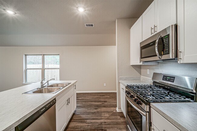 Building Photo - 1903 Brushy Cedar Ct