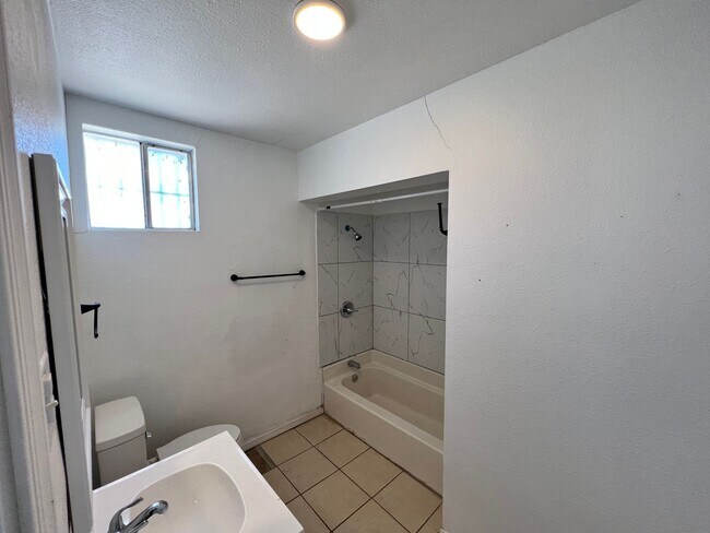 Building Photo - Charming 2-Bedroom Home with Solar Panels ...