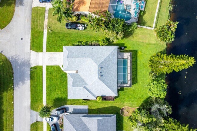 Building Photo - 13471 Barberry Dr