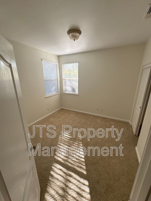 Building Photo - 1576 Morning Glory Ln