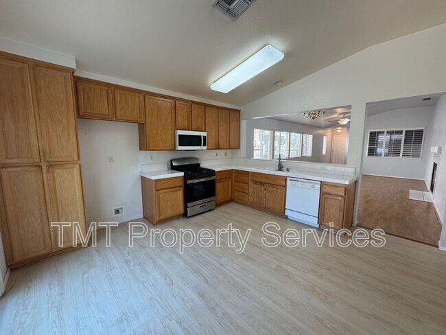 Building Photo - 9440 Stone Springs Dr