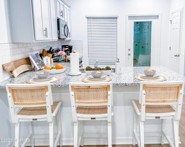 Building Photo - 107 Palma Dr