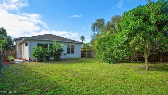 Building Photo - 3555 Poinsettia Ave