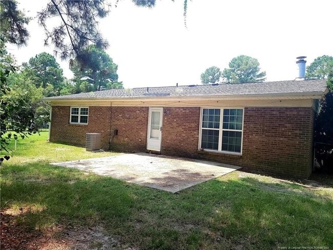 Building Photo - 1605 Blue Springs Rd