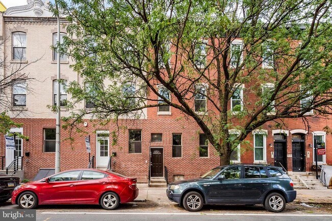 Building Photo - 1933 Christian St