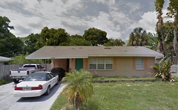 Building Photo - 1612 15th Ave W