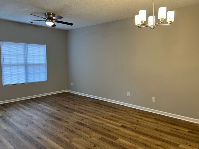 Building Photo - 116 Baberton Dr