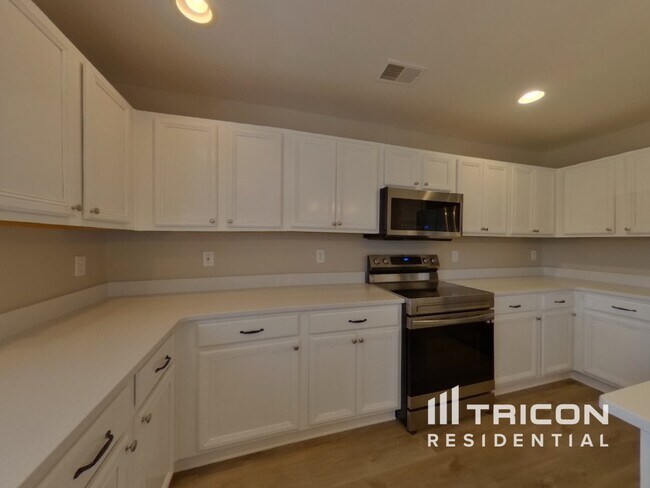Building Photo - 379 Charter Oak Ct