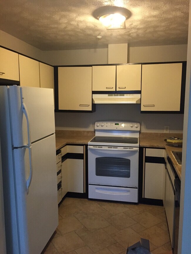 Building Photo - 1731 E Main St