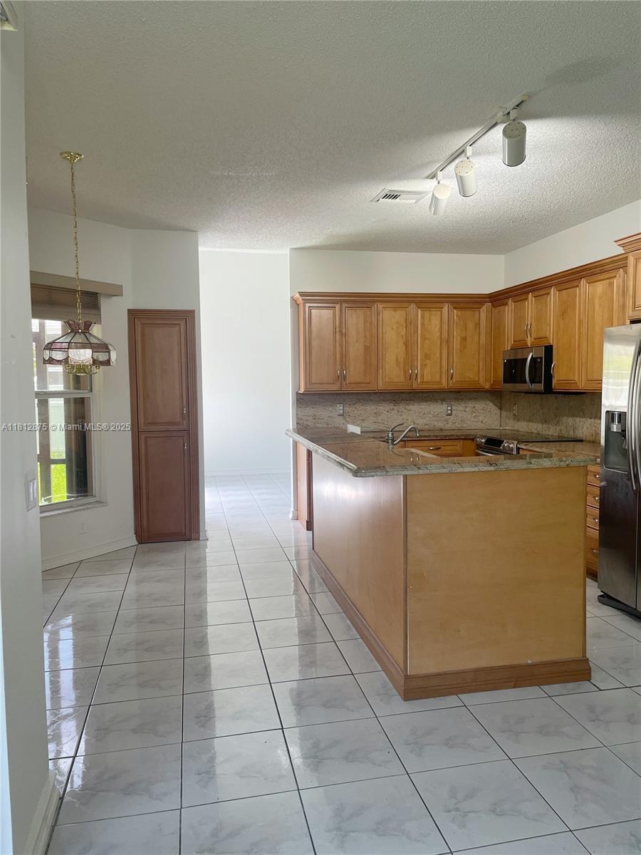 Building Photo - 1320 NW 185th Ave