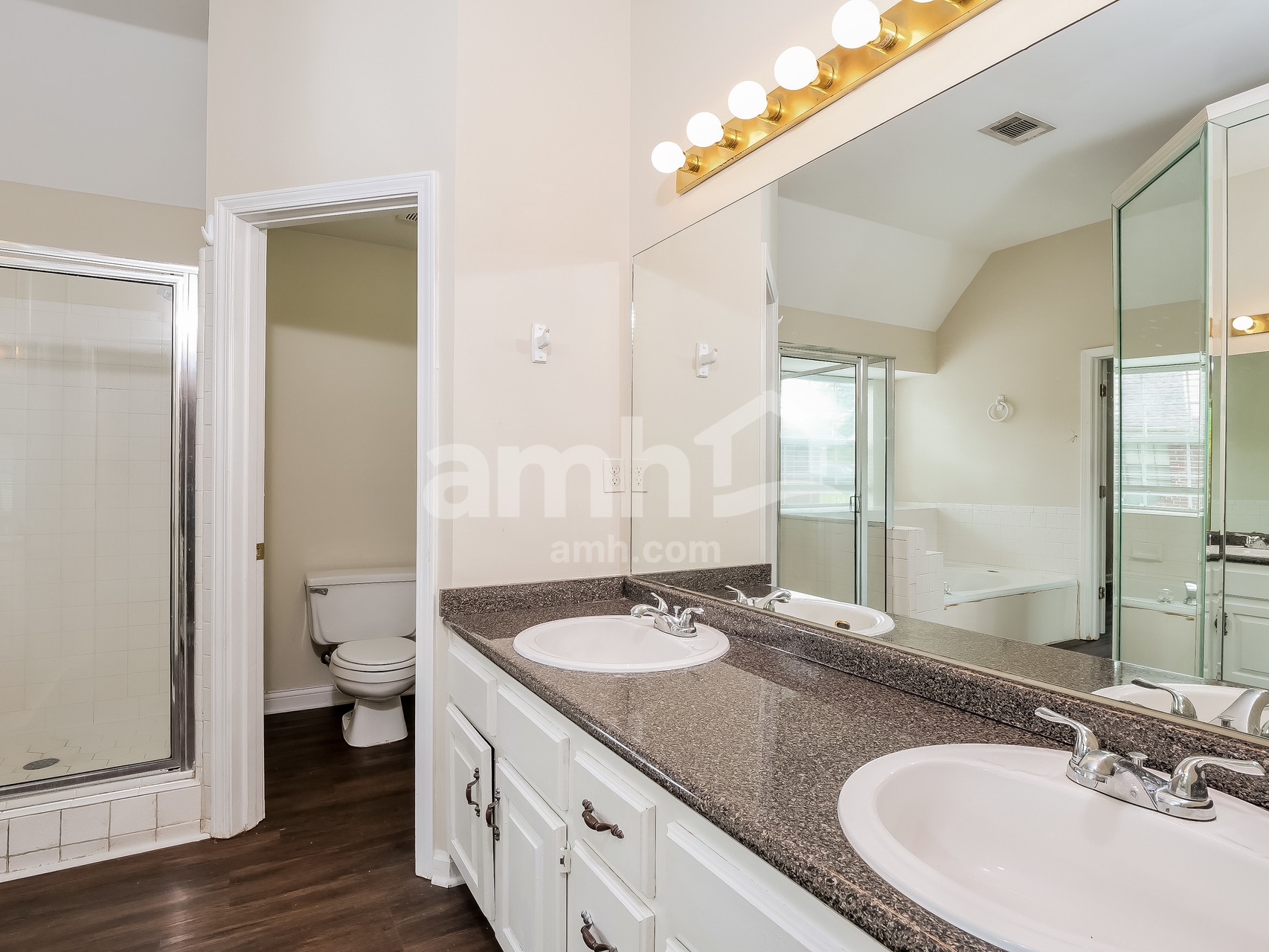 Building Photo - 6895 Clearpoint Dr