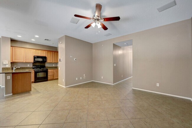 Building Photo - 3 Bedroom in Madeira Canyon!