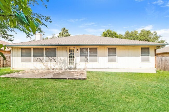 Building Photo - 1107 Rolling Ridge Dr