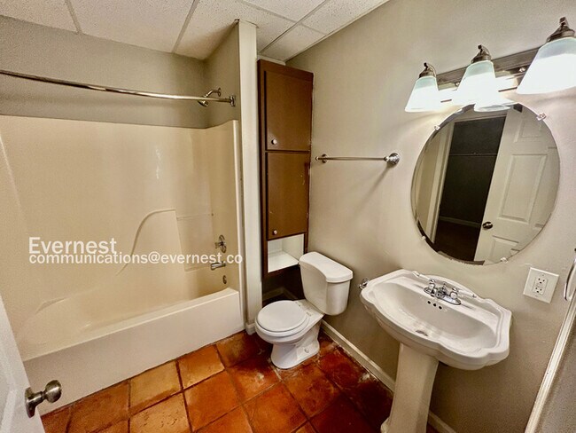 Building Photo - Limited Time Special Offer / Spacious 4 Bedroom Home in Suwanee / Large Yard / Pet Friendly