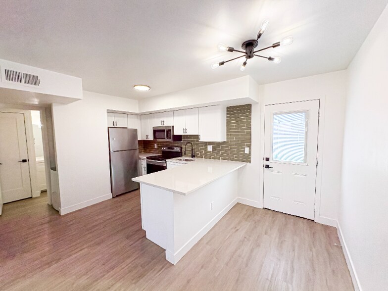 Building Photo - 1637 N 51st St