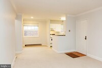 Building Photo - 1712 W Abingdon Dr