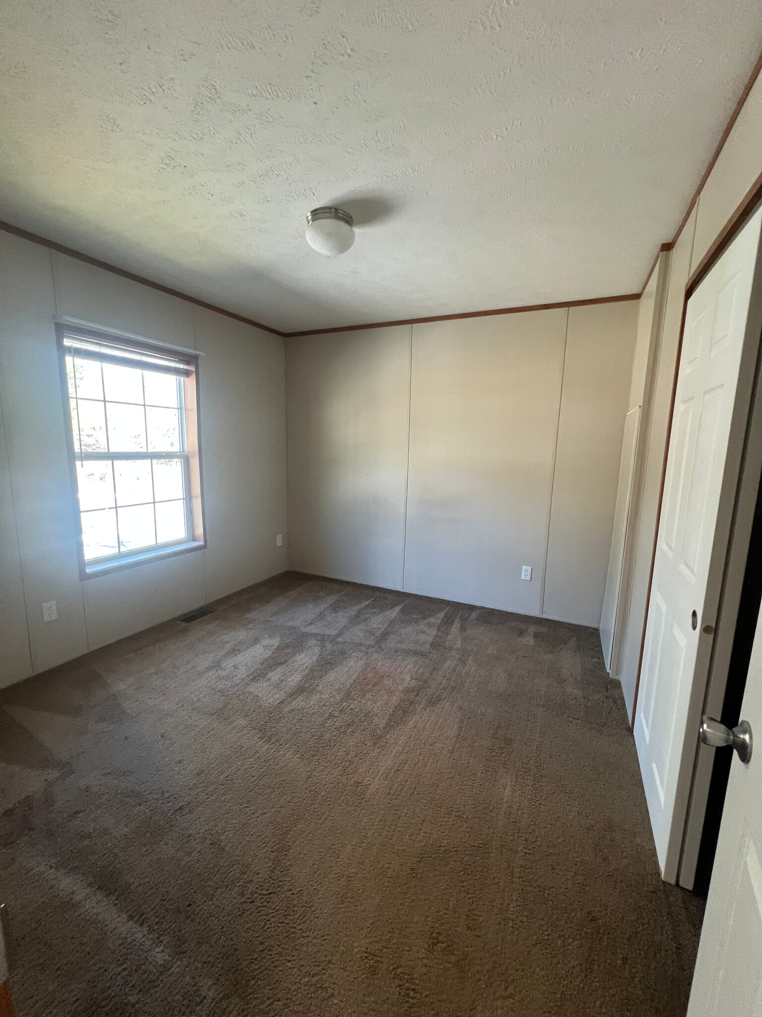 Building Photo - 1 Greenwood Dr