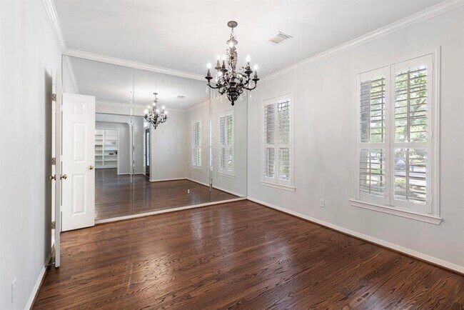 Building Photo - 7 Tamarind Pl