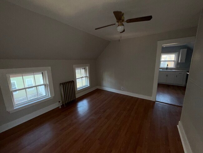 Building Photo - 19 Forest St