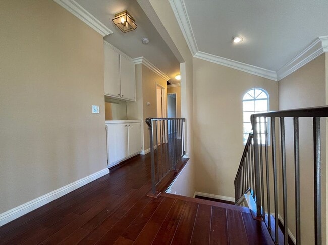 Building Photo - 15531 Oakhurst St