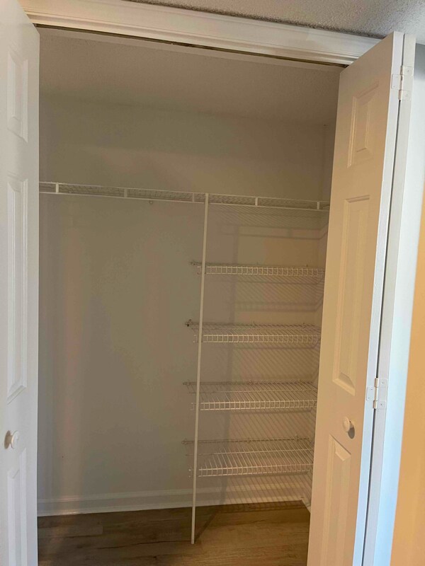 Building Photo - 4222 Pinehurst Cir