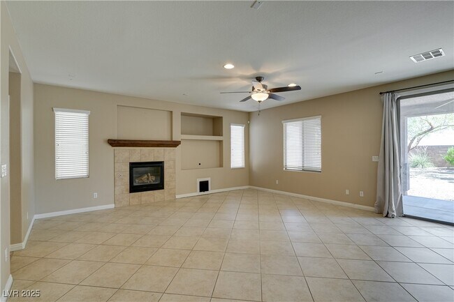 Building Photo - 5840 Altissimo St