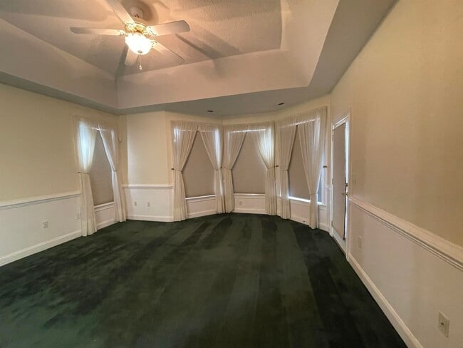 Building Photo - 530 Winterberry Ln