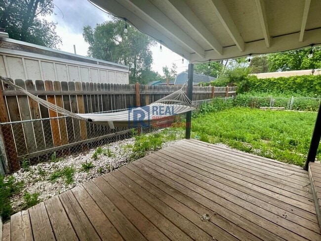 Building Photo - 148 Rose Dr
