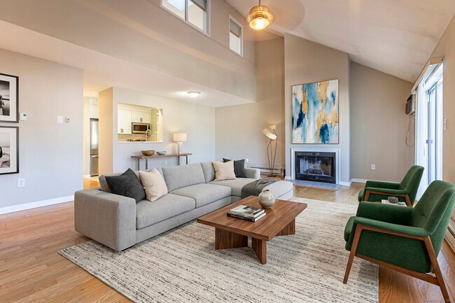 Building Photo - 187 Lovers Ln