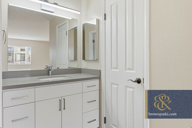 Building Photo - 916 Beach Park Blvd