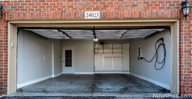 Building Photo - Beautiful 3 bedroom Condominium in Hazel Park