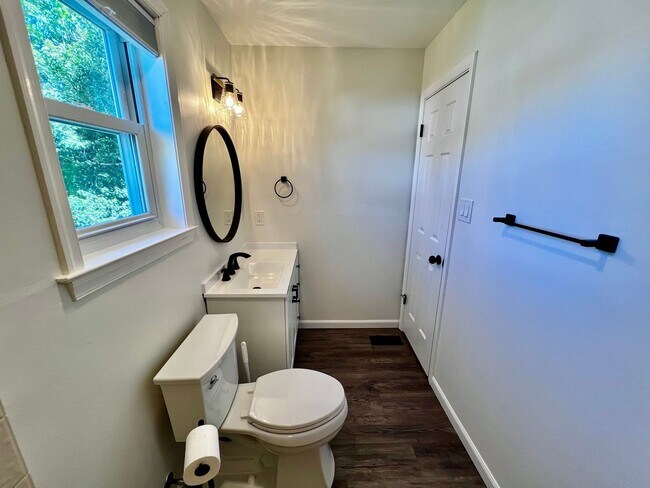 Building Photo - Charming Home in Ocean Lakes Community