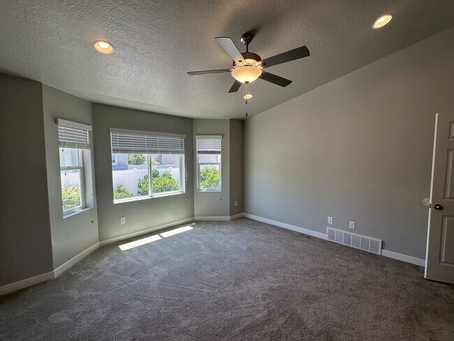 Building Photo - 3321 W 1690 N
