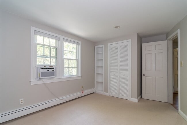 Building Photo - 15 Charles St