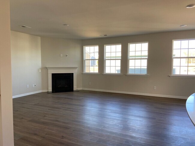 Building Photo - Brand New Charleston Style Home near BMW! ...