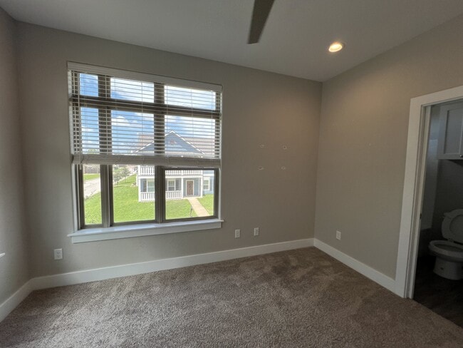 Building Photo - 308 Poplar St