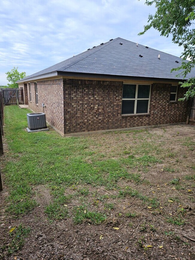 Building Photo - SLADECEK DUPLEX