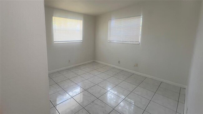 Building Photo - 110 14th Ave SW