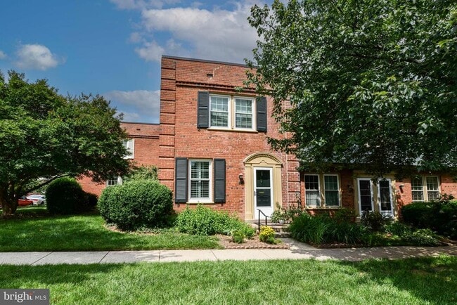 Building Photo - 1510 S Edgewood St