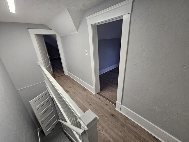 Building Photo - 1852 E 32nd St