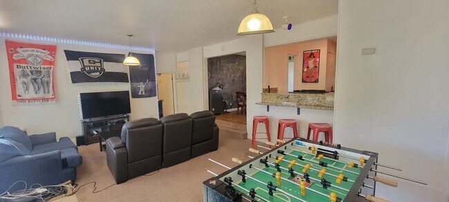 Building Photo - Aug. 2026 Pre-Lease Spacious 5-Bedroom Home in Desirable South Boulder Neighborhood