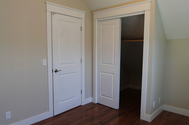 Building Photo - The Doll House -- Cool Two Bedroom at The ...