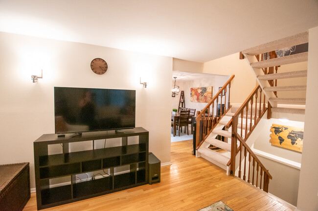 Building Photo - 1660 Sierra Woods Ct