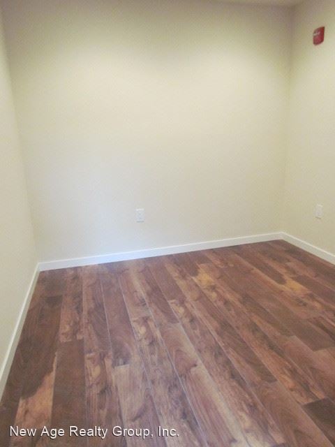 Building Photo - 136 S 46th St