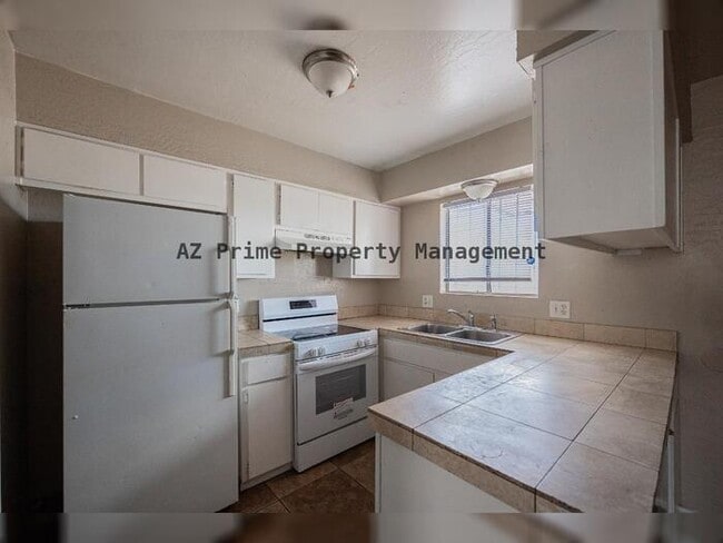 Building Photo - 4513 N 26th Dr