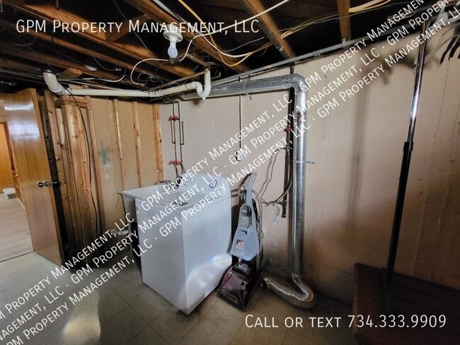 Building Photo - 832 Hudson St