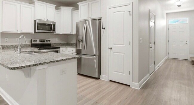 Building Photo - Welcome to 1881 Point Dr.!