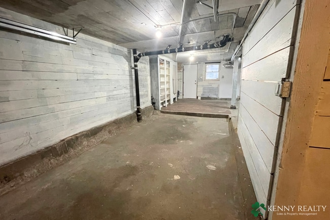 Building Photo - Beautifully Remodeled 4 Bedroom Home | Ing...
