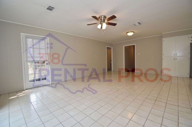 Building Photo - 3 Bed 2 Bath in Ruston!