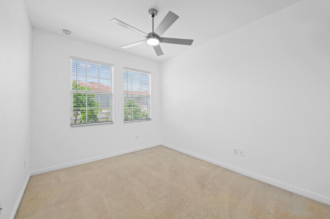 Building Photo - 870 NW 83rd Ln